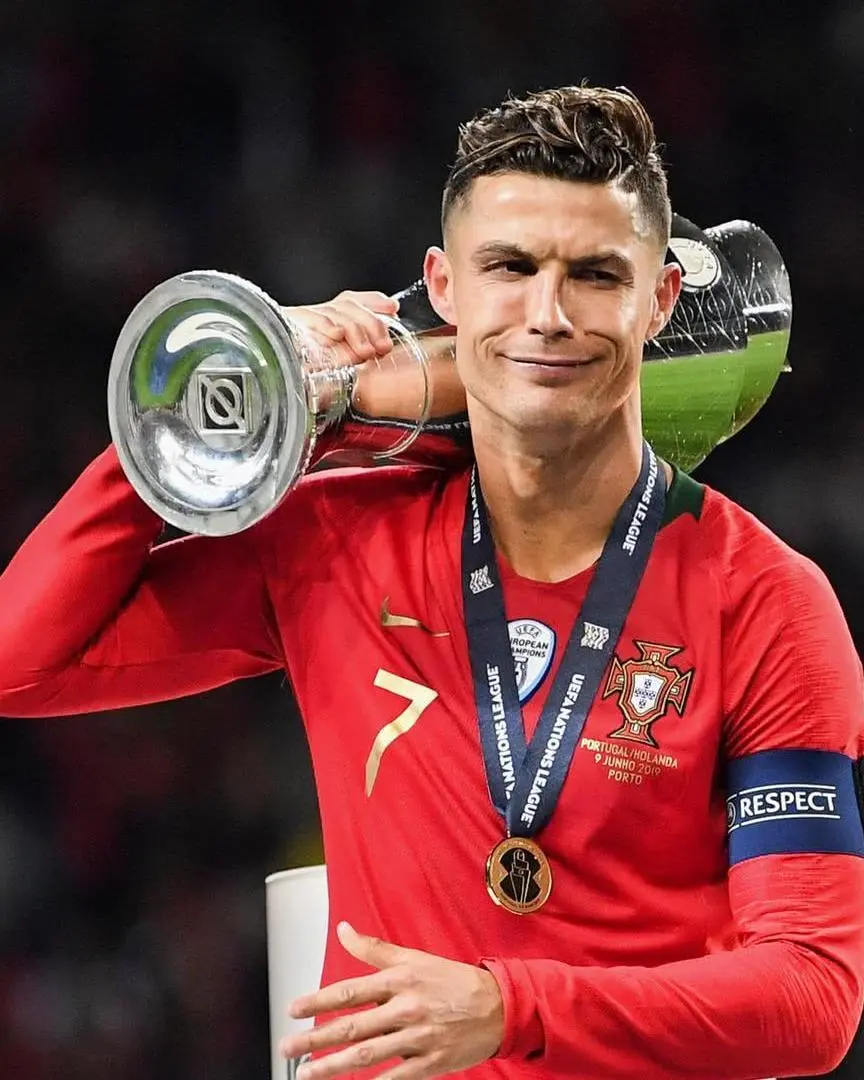 关于莱比锡战平波尔图，C罗梅开二度西甲的信息