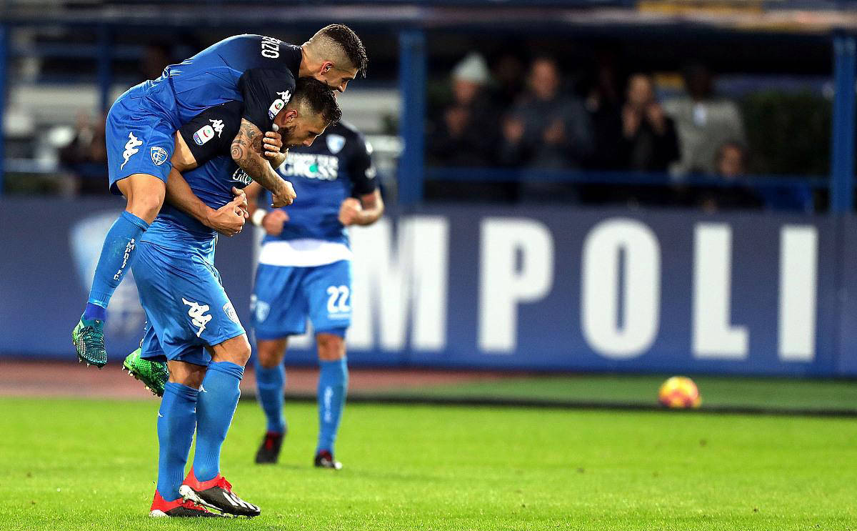 体育平台APP-包含热那亚队在前几场比赛中连续击败对手，赢得赞誉的词条